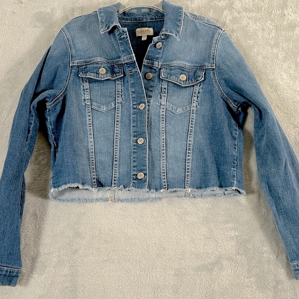 Shyanne cropped frayed denim, jean jacket size large